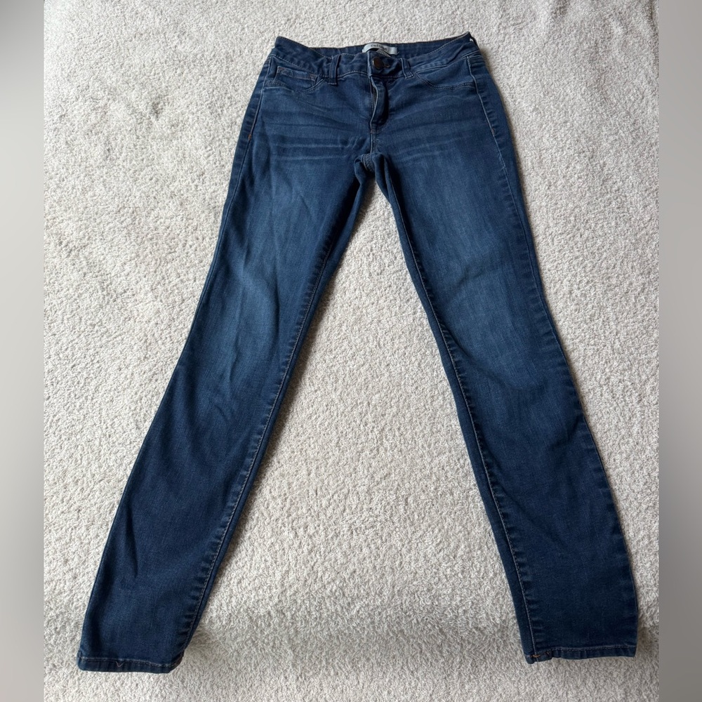 Refuge Dark Blue Jeans
Size 2
